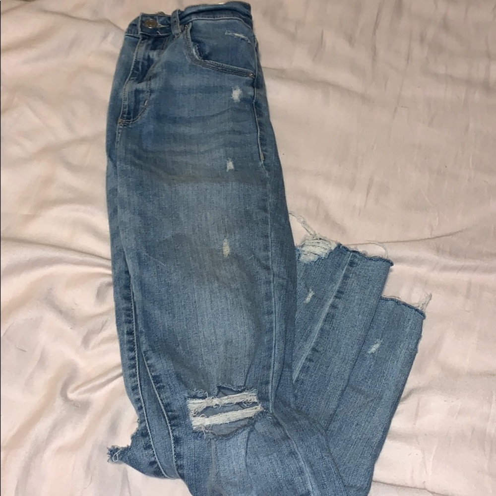 High waisted ripped jeans